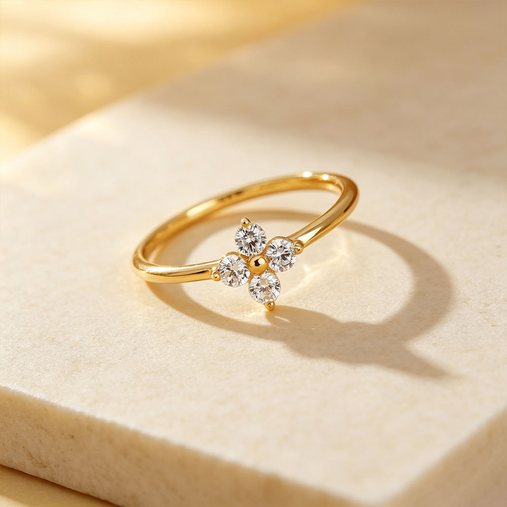 Women's Golden Clover Synthetic Zirconia Ring